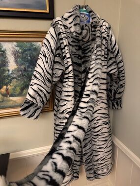 Vintage Marena Marena Zebra-Print Plush Robe - Black & White Tiger M L Coat VTG